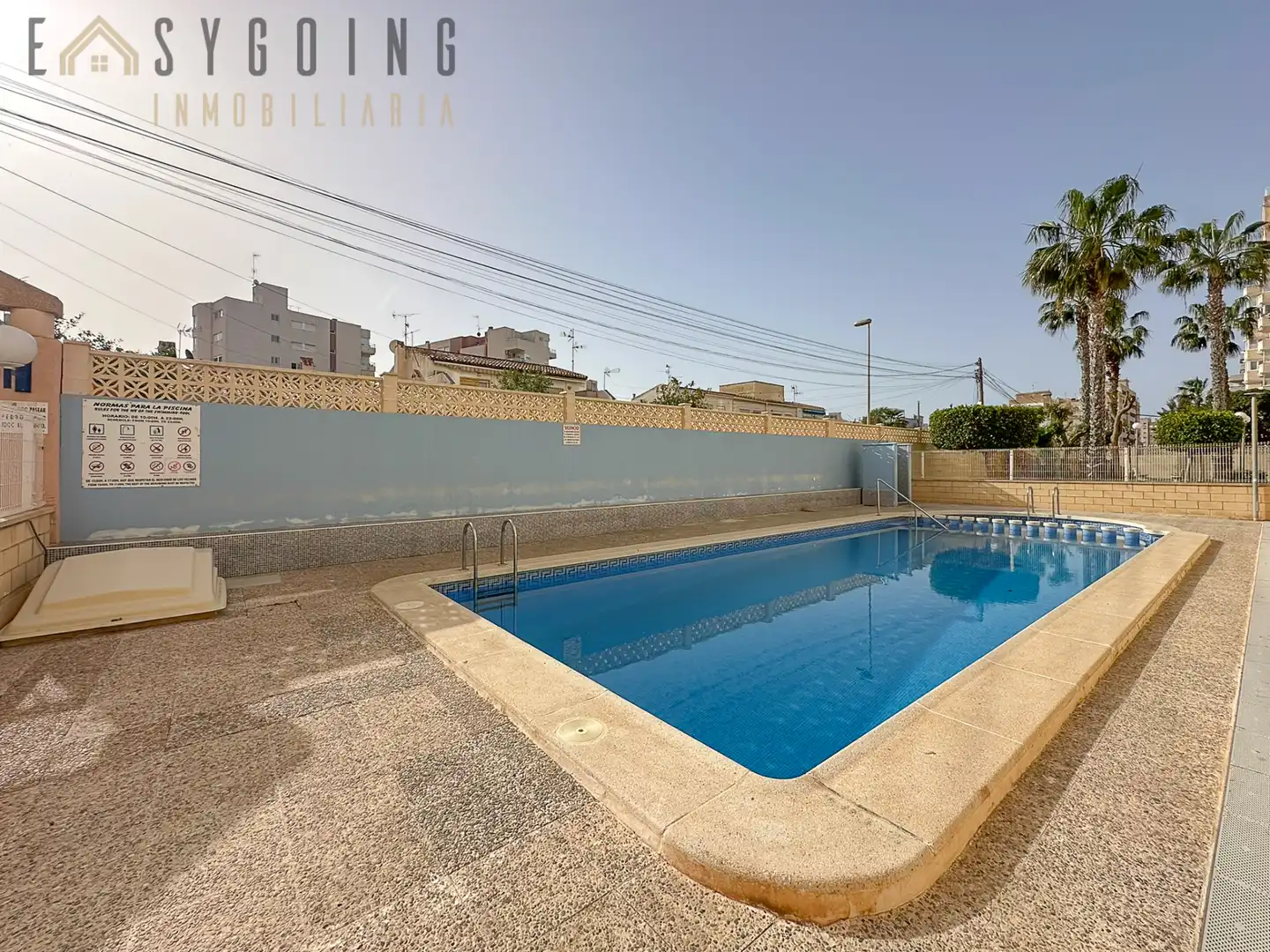 Piscina de Apartamento en venta en Torrevieja con Terraza y Piscina comunitaria