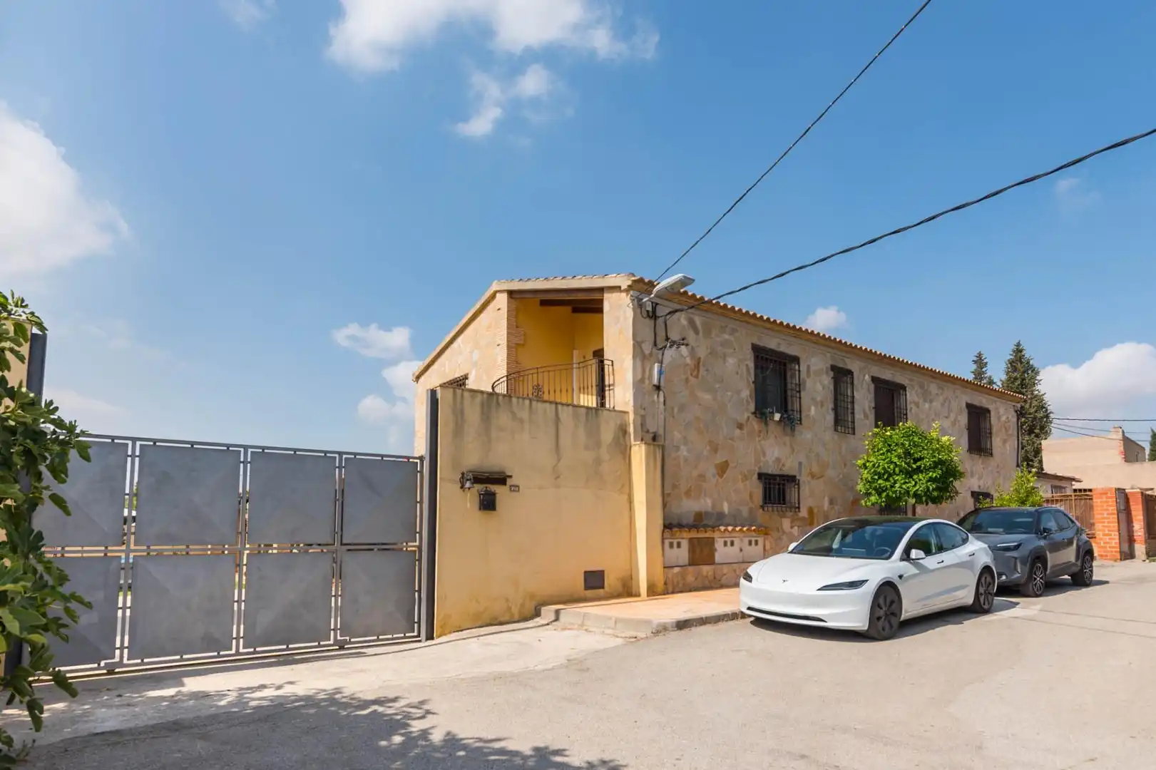 Vista exterior de Casa o xalet en venda en Murcia amb Aire condicionat i Balcó