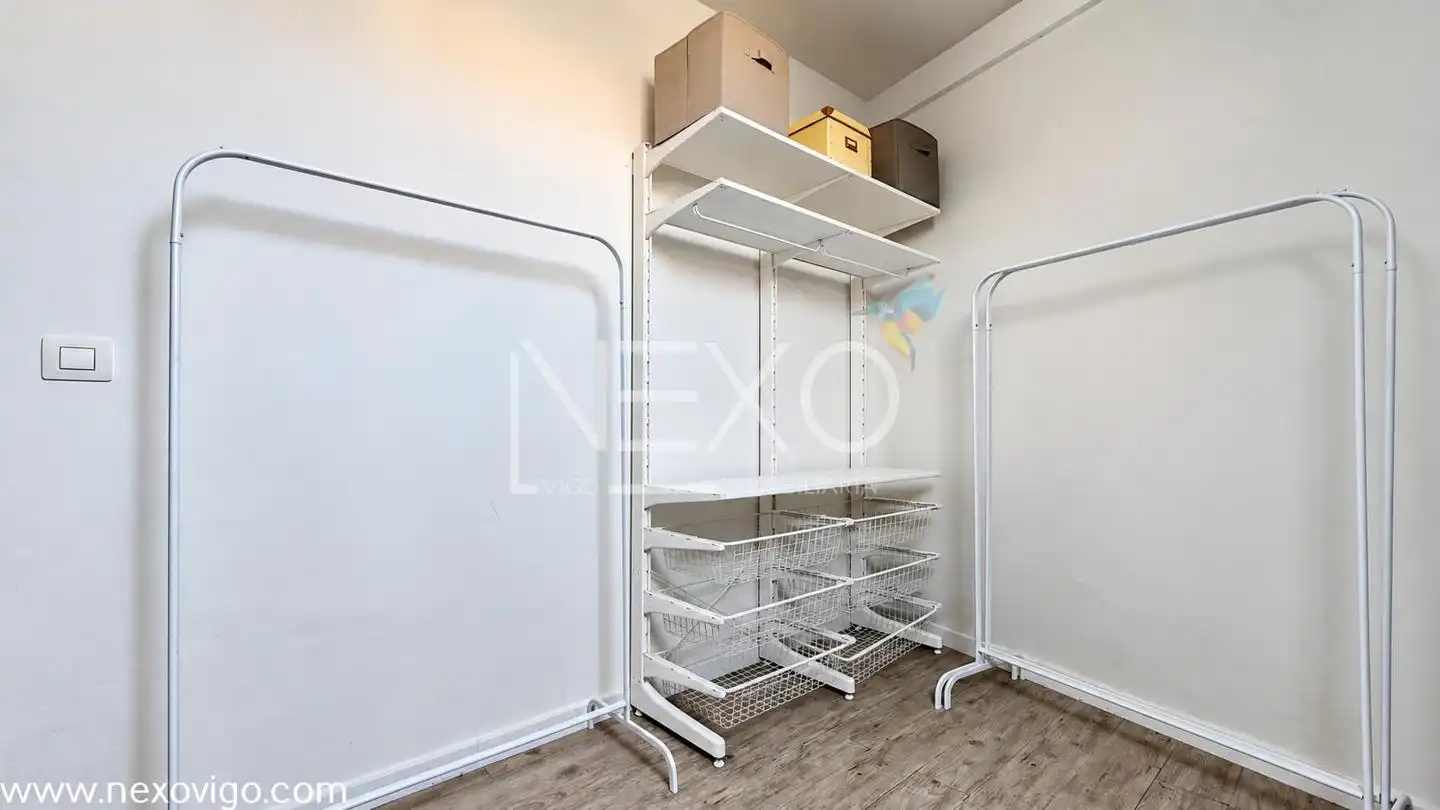 Piso en venta en Vigo  con Calefacción, Parquet y Trastero