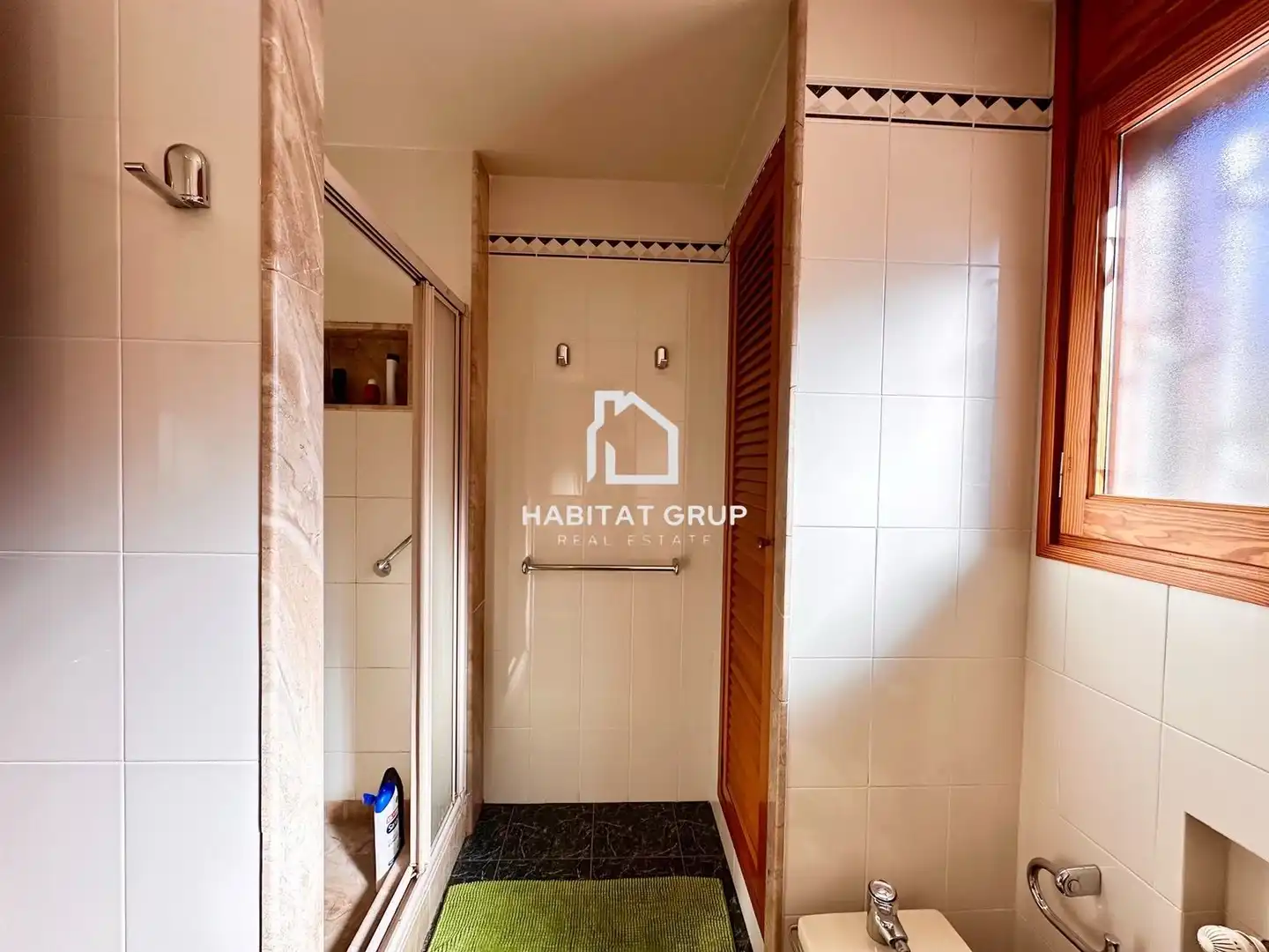 Bany de Casa o xalet en venda en Girona amb Calefacció, Jardí privat i Traster