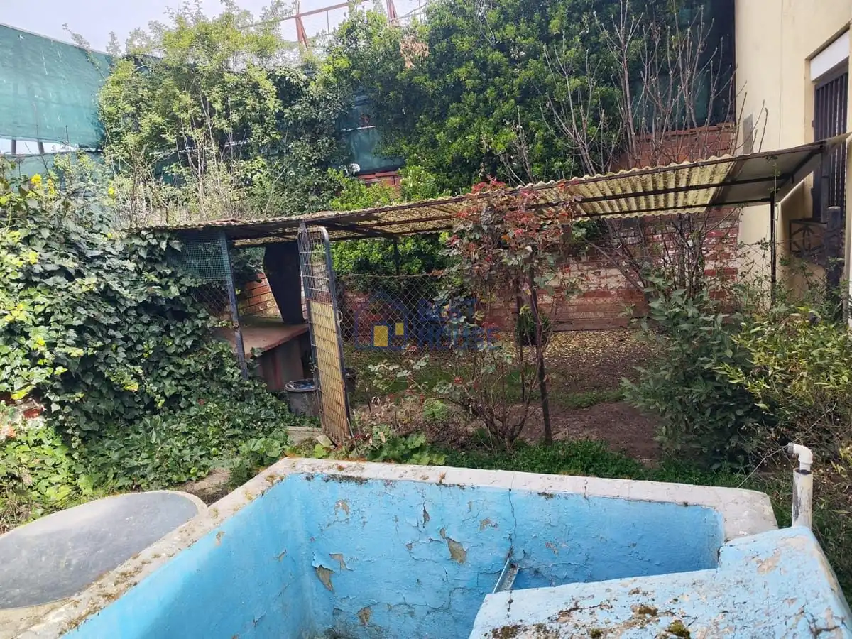 Jardí de Casa o xalet en venda en León Capital  amb Calefacció, Jardí privat i Parquet
