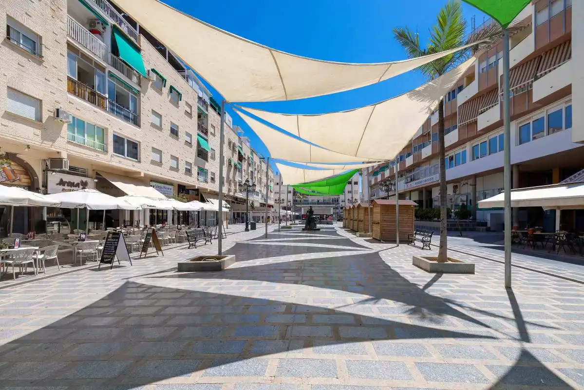 Vista exterior de Àtic en venda en Torremolinos amb Calefacció