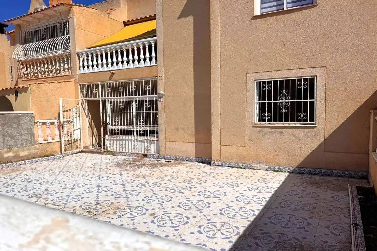Terraza de Planta baja en venta en Torrevieja con Terraza, Trastero y Piscina comunitaria