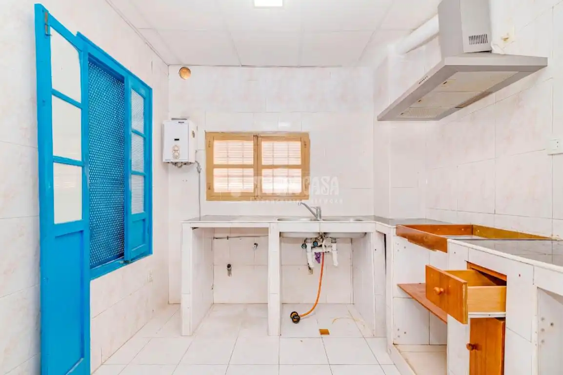 Cocina de Casa adosada en venta en Loja con Aire acondicionado, Calefacción y Jardín privado