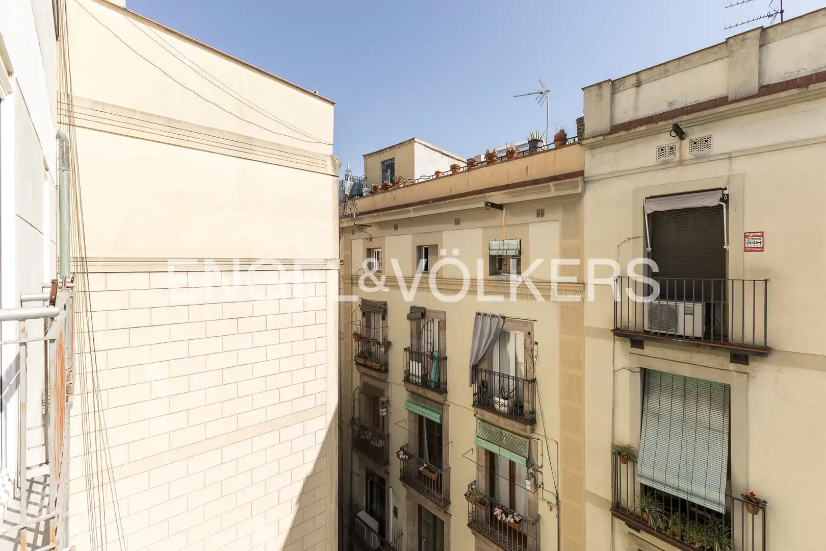 Terrasse von Dachboden zum Verkauf in Barcelona mit Klimaanlage, Heizung und Balkon