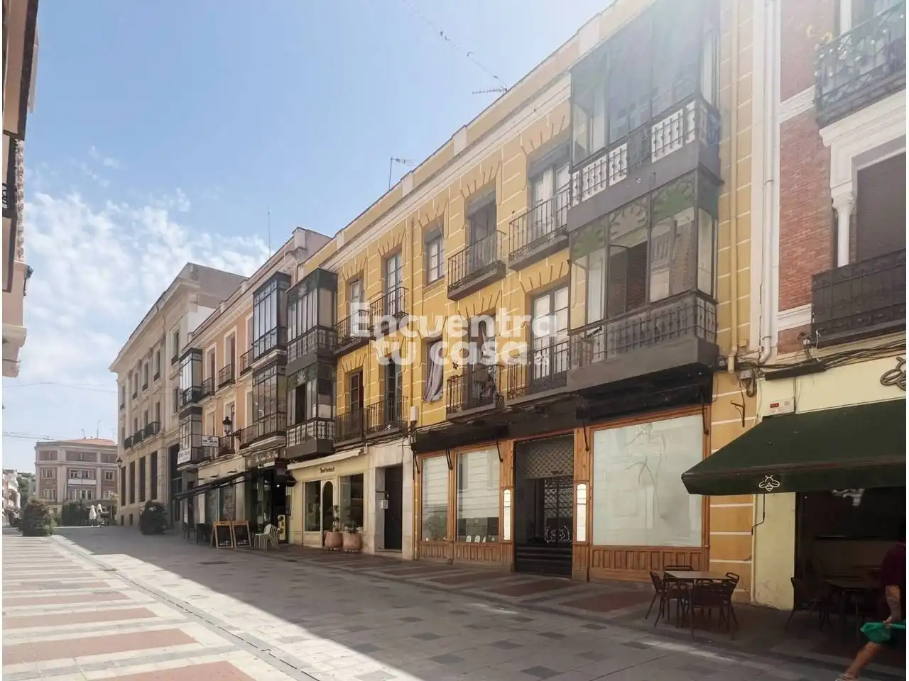 Vista exterior de Edificio en venta en Guadalajara