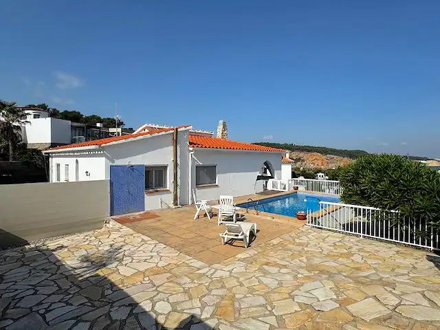 Vista exterior de Casa o chalet en venta en L'Escala con Aire acondicionado, Calefacción y Jardín privado