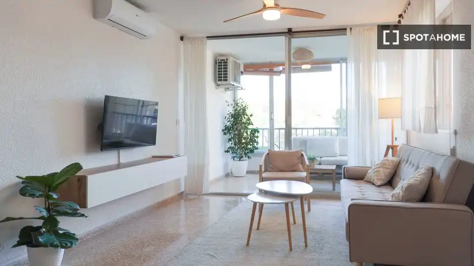 Room in Poble Nou - Montiboli
