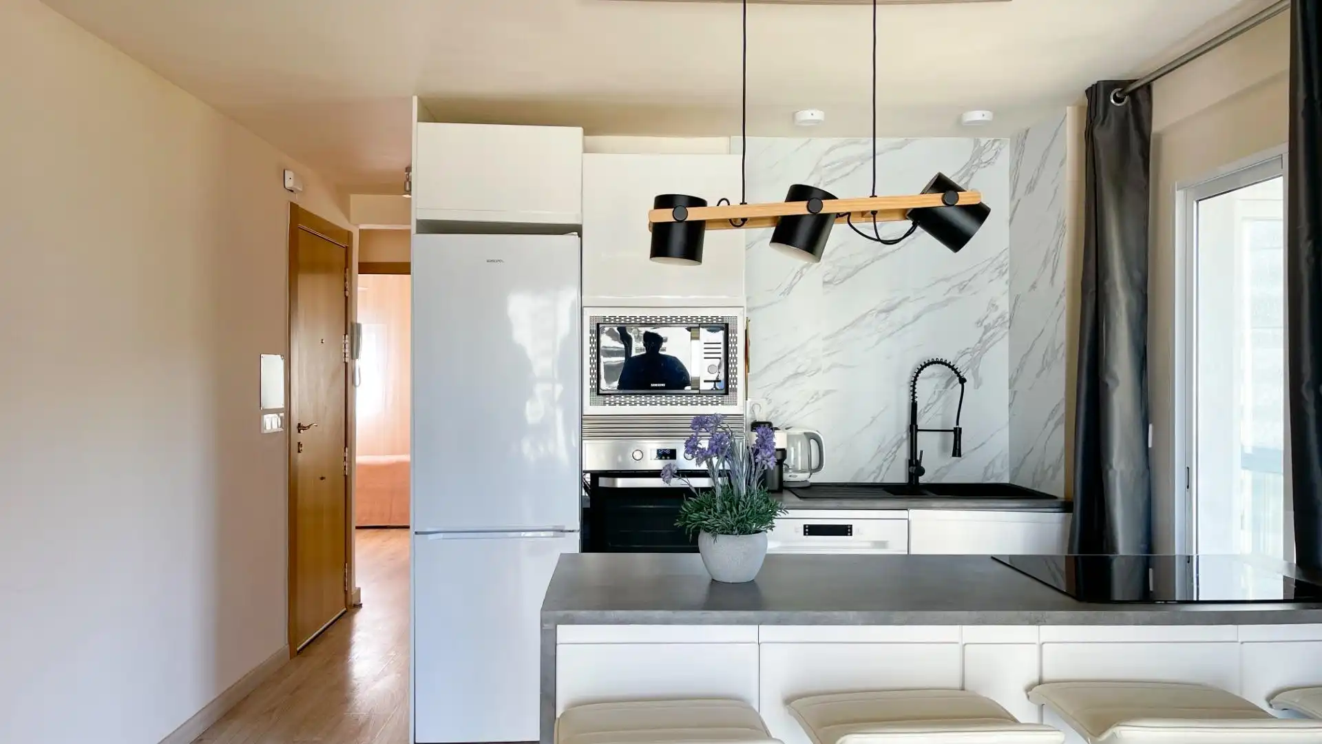 Kitchen of Apartments for rent in Benidorm  with Air Conditioner, Terrace and Furnished