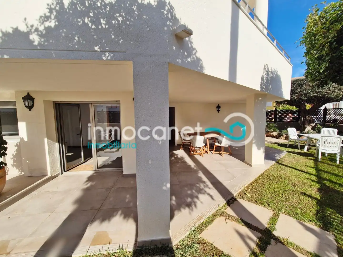 Vista exterior de Casa o xalet en venda en Oliva amb Aire condicionat, Calefacció i Terrassa