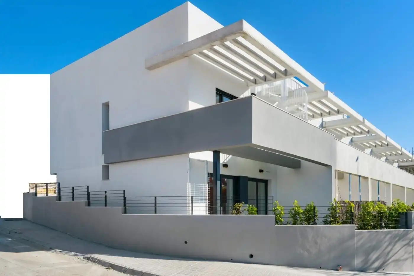 Vista exterior de Pis en venda en Elche / Elx amb Aire condicionat, Jardí privat i Parquet