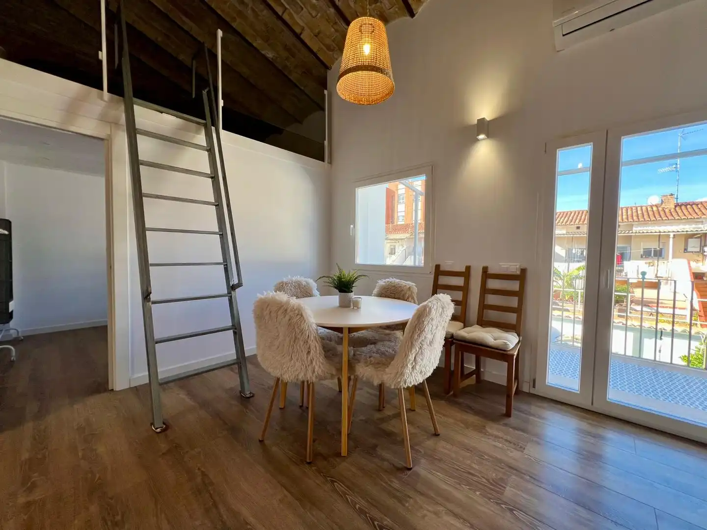 Comedor de Piso de alquiler en Sagunto / Sagunt con Aire acondicionado, Amueblado y Horno