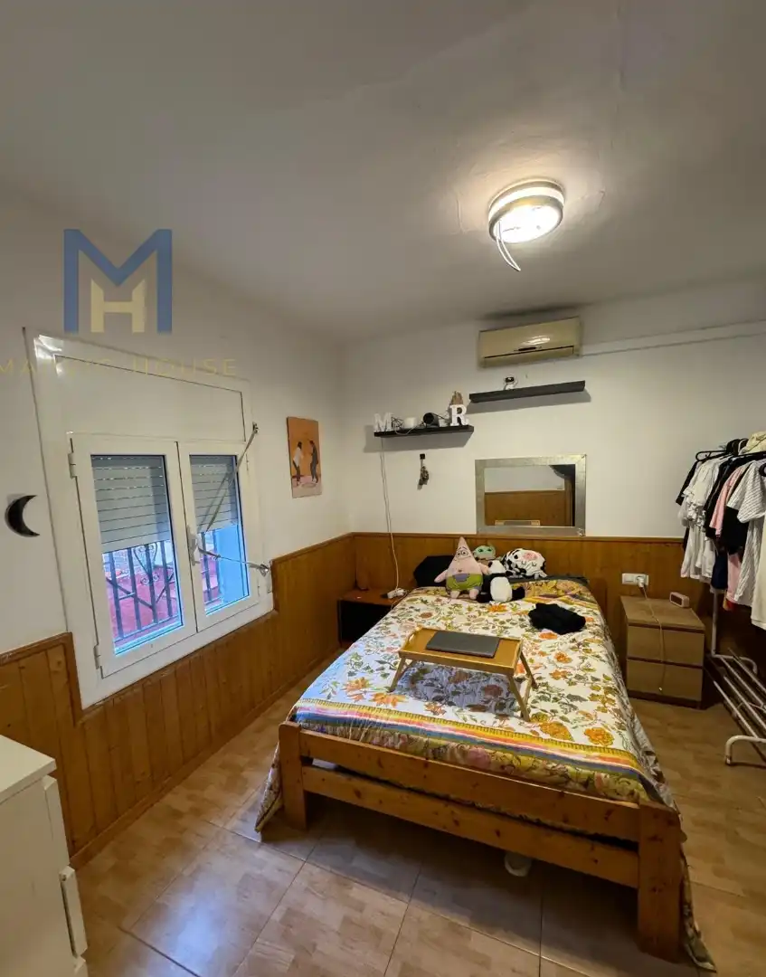 Habitación de Casa adosada en venta en Badalona con Terraza, Trastero y Amueblado