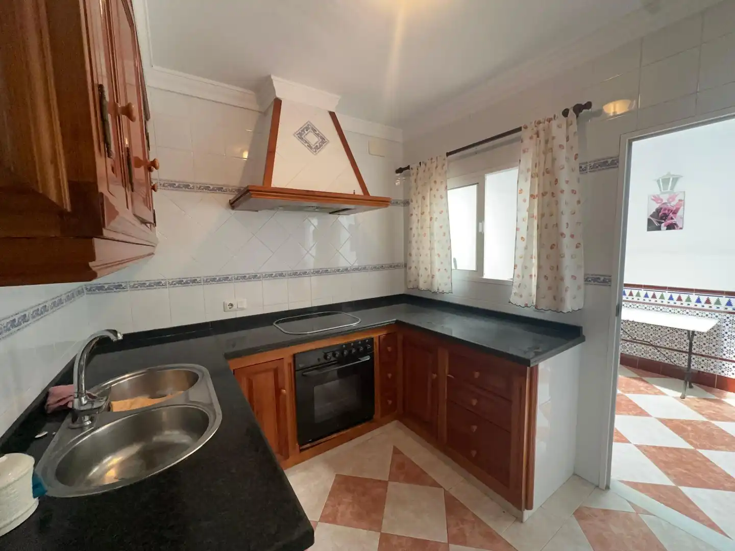 Cuina de Casa o xalet en venda en Marchena amb Terrassa i Balcó