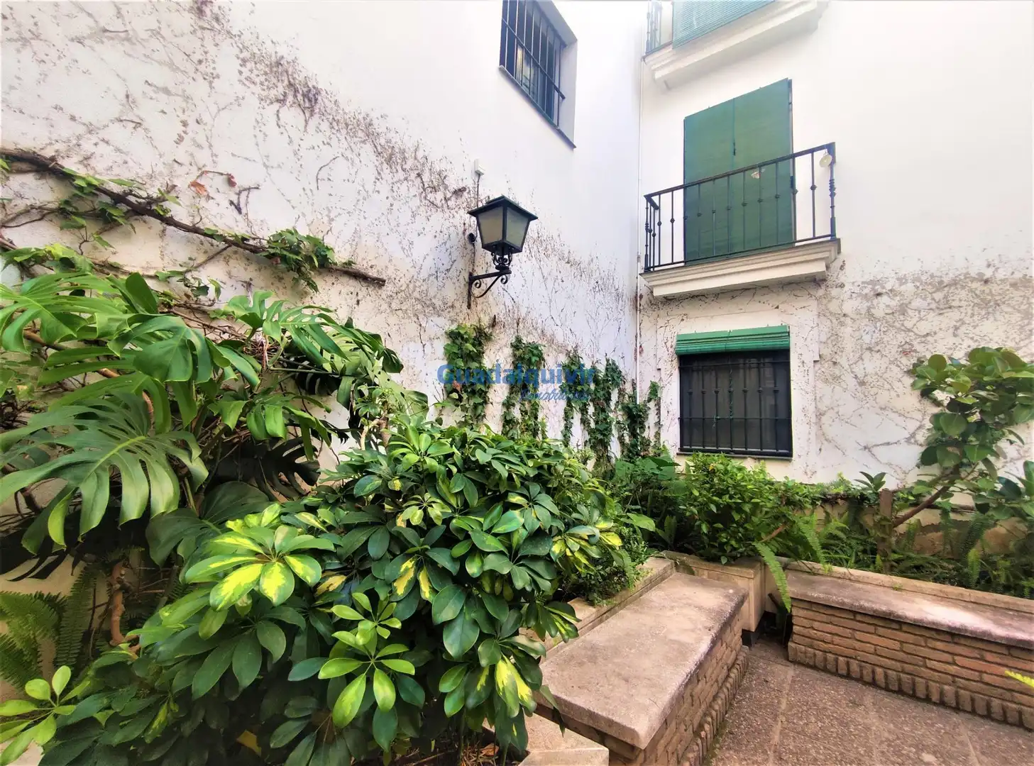 Vista exterior de Pis de lloguer en Sevilla amb Aire condicionat, Moblat i Balcó