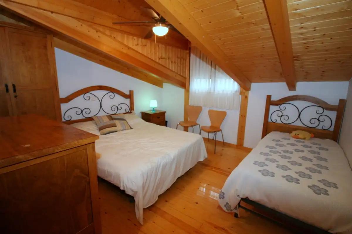 Habitación de Casa o chalet en venta en Arenas de San Pedro con Calefacción, Parquet y Amueblado