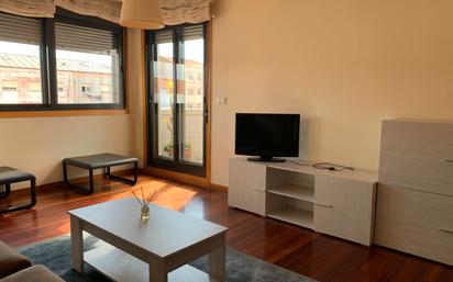 Sala d'estar de Àtic en venda en Cambados amb Calefacció, Parquet i Terrassa