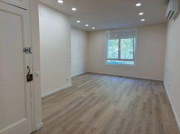 Office space to rent in D"EGARA 190