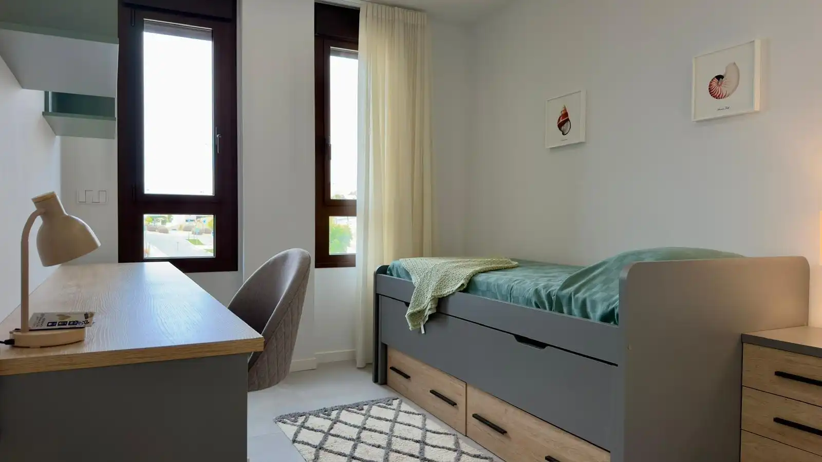 Dormitori de Apartament de lloguer en Finestrat amb Aire condicionat, Jardí privat i Terrassa