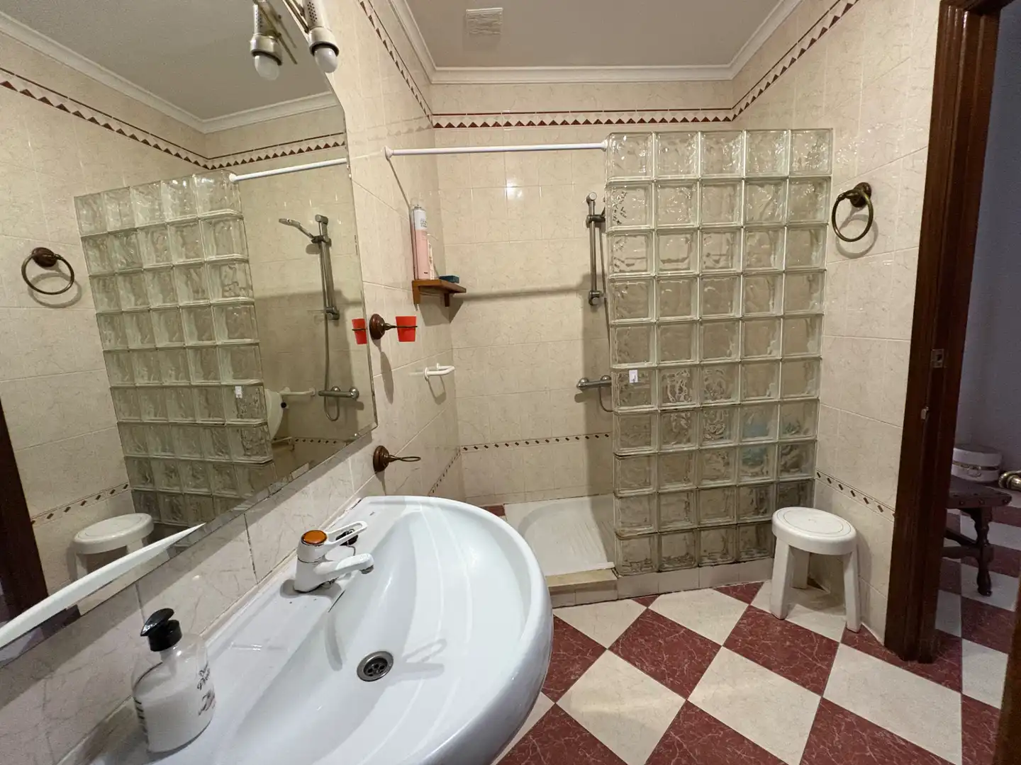 Bathroom of Houses for sale in Berlanga  with Air Conditioner, Terrace and Furnished