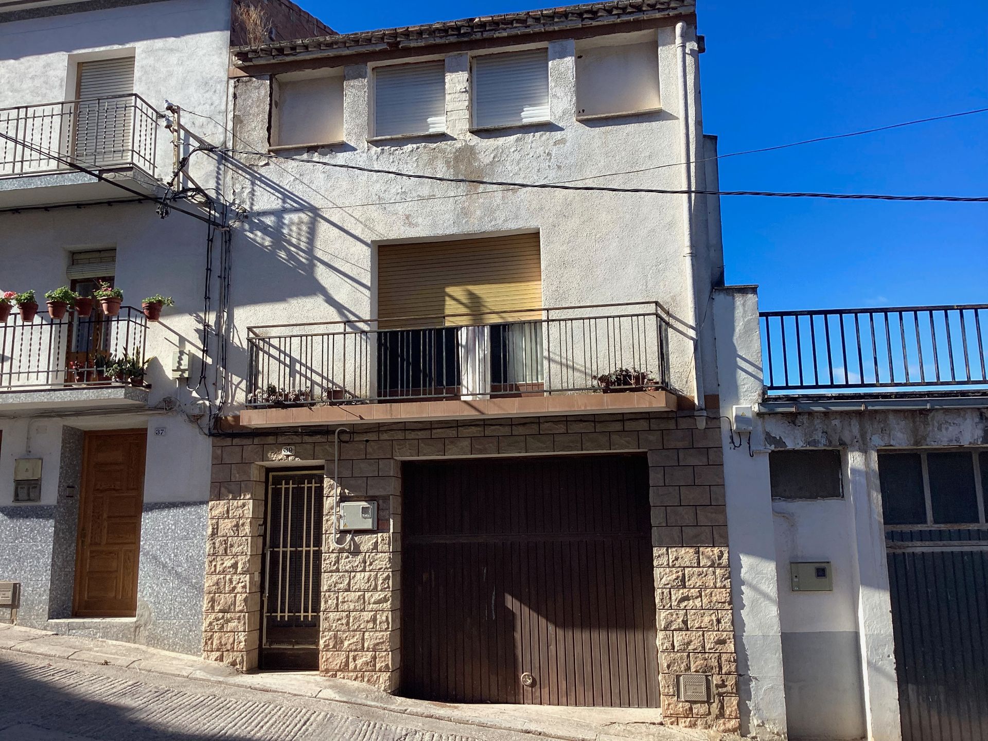 Vista exterior de Casa o xalet en venda en Bovera amb Moblat i Balcó
