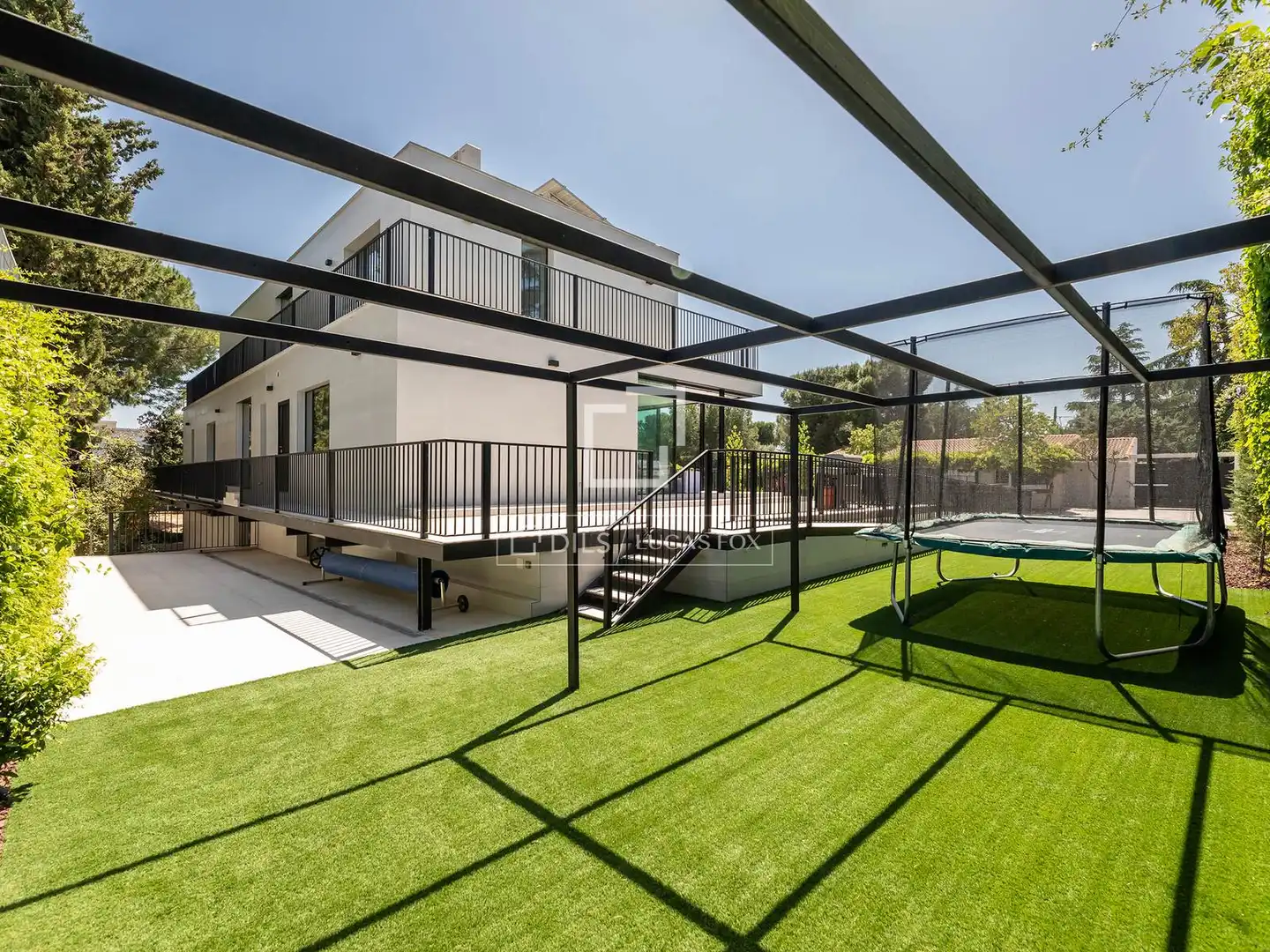 Terrassa de Casa o xalet en venda en Majadahonda amb Aire condicionat, Calefacció i Jardí privat