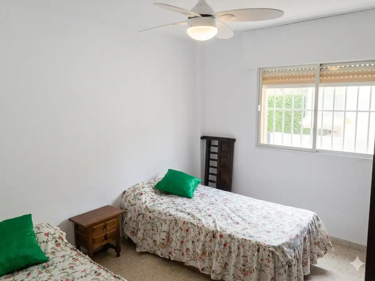 Habitación de Piso en venta en Almuñécar con Calefacción, Amueblado y Balcón