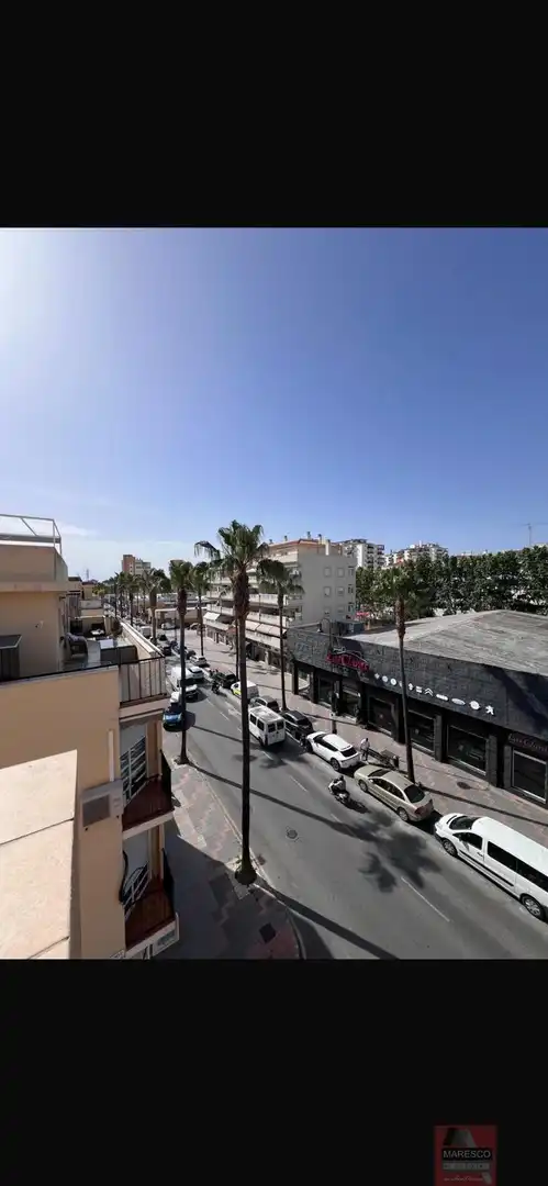 Vista exterior de Àtic en venda en Mijas amb Aire condicionat i Terrassa