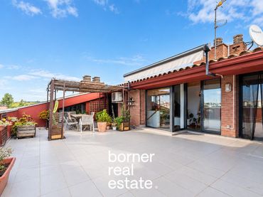 Attico con balcone in vendita a Coll Favà