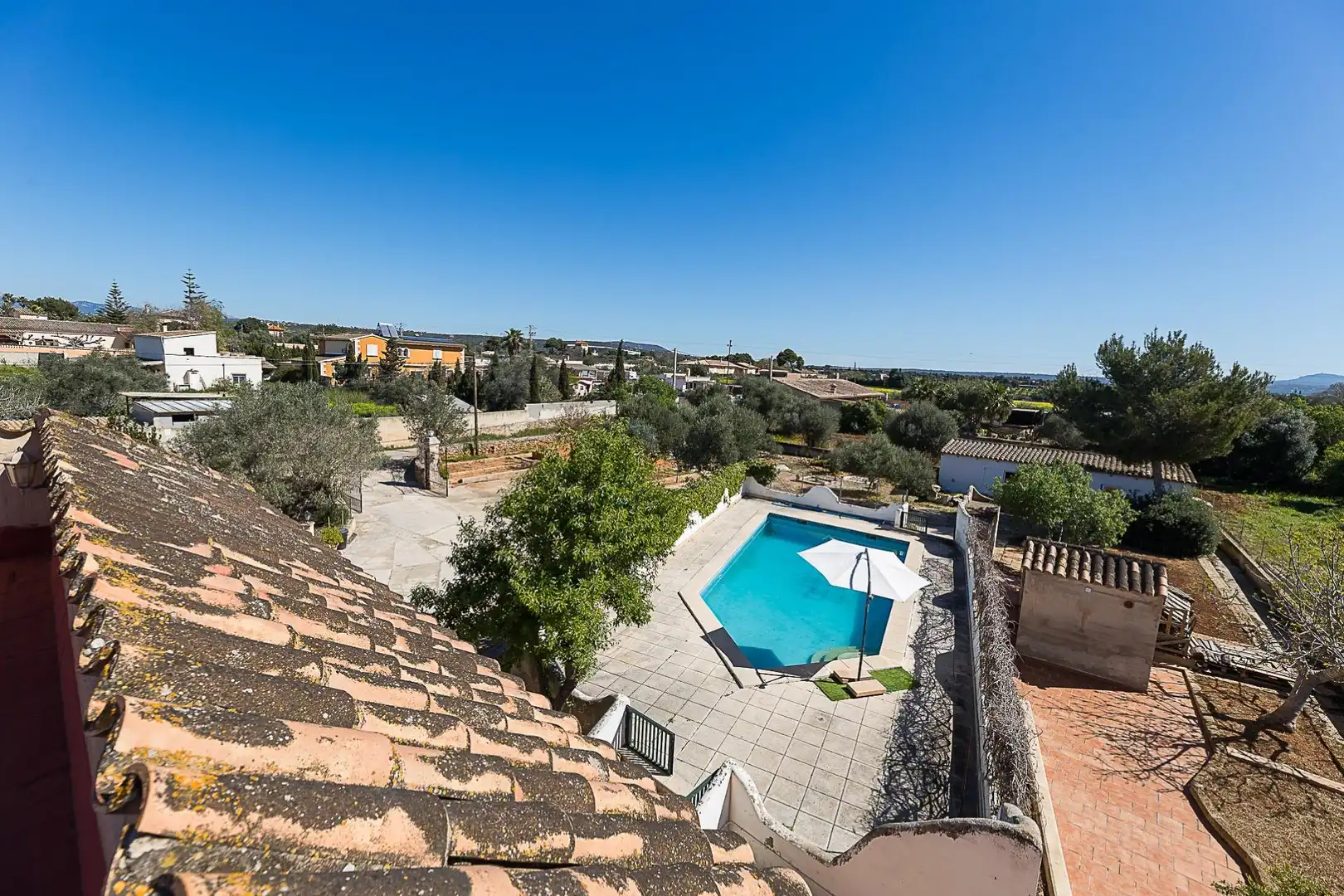 Schwimmbecken von Country house zum Verkauf in  Palma de Mallorca mit Klimaanlage, Heizung und Privatgarten