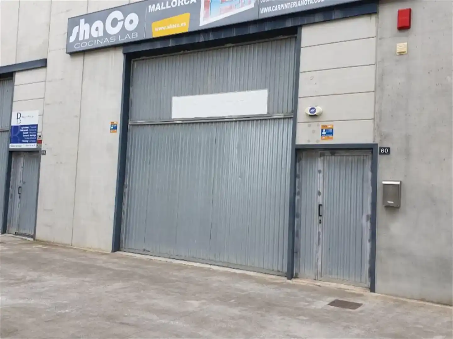 Vista exterior de Nau industrial en venda en  Palma de Mallorca