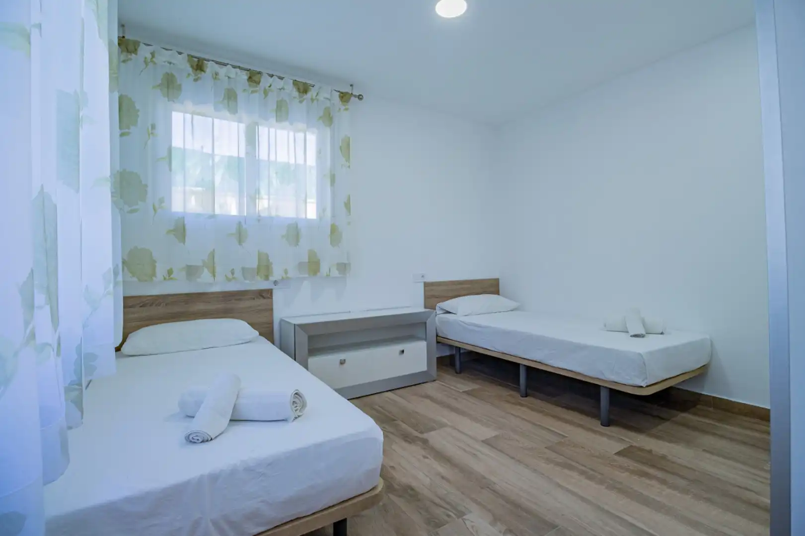 Habitación de Casa o chalet en venta en L'Alfàs del Pi con Aire acondicionado, Calefacción y Jardín privado