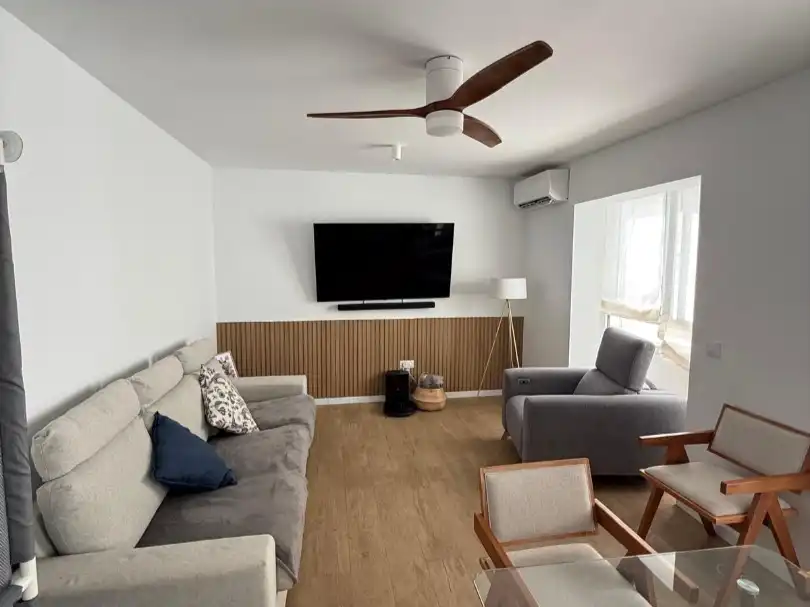 Wohnzimmer von Wohnung zum Verkauf in  Sevilla Capital mit Klimaanlage und Balkon