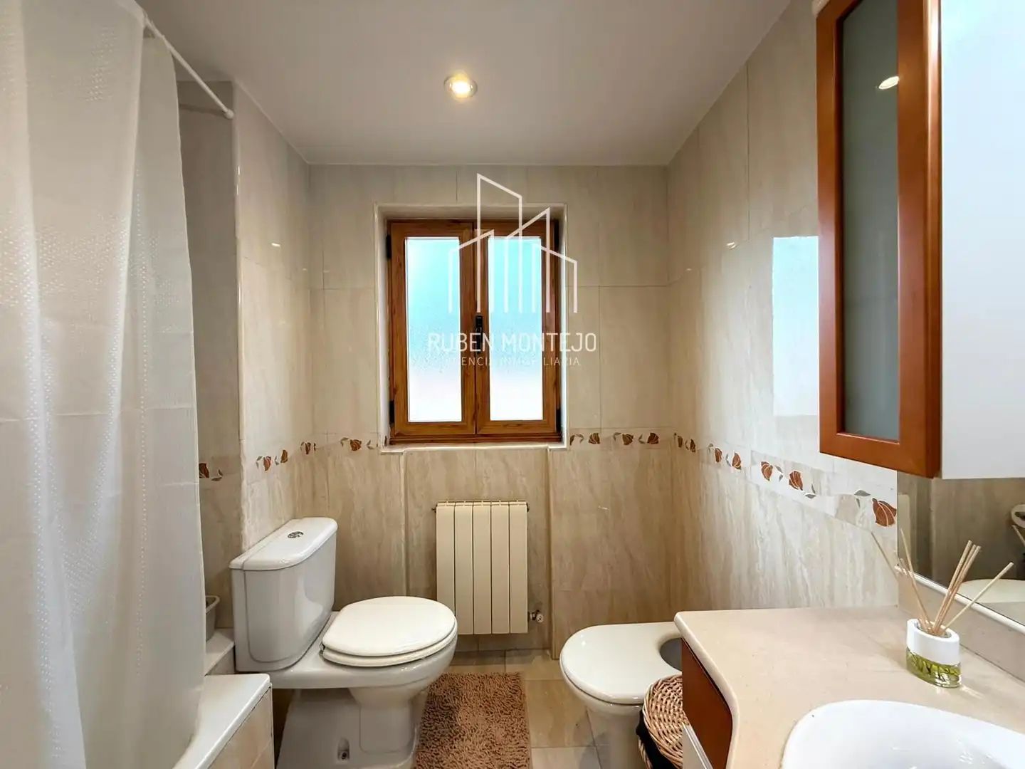 Baño de Ático de alquiler en Salamanca con Calefacción, Terraza y Amueblado