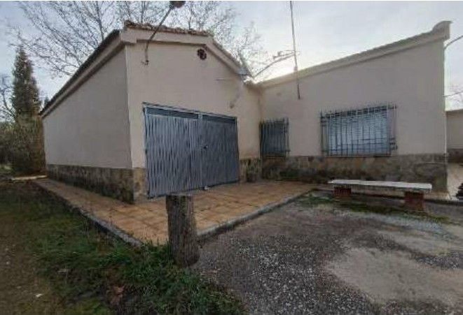 Vista exterior de Casa o xalet en venda en Argamasilla de Calatrava