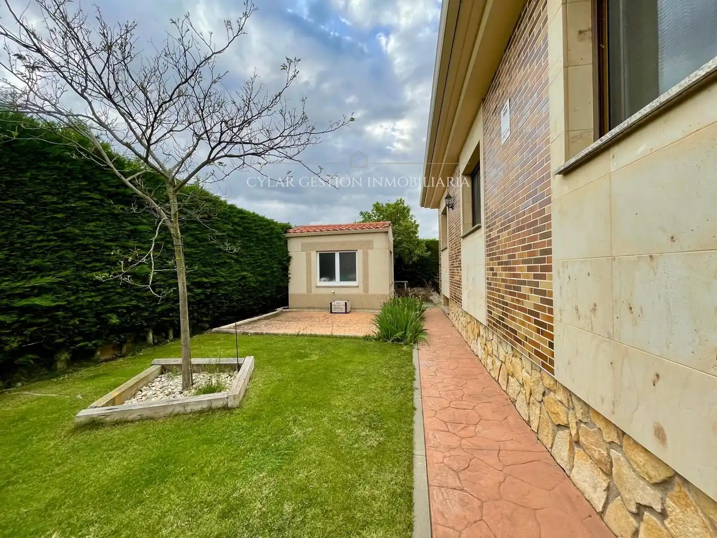 Vista exterior de Casa o chalet en venta en San Cristóbal de la Cuesta con Calefacción, Parquet y Terraza