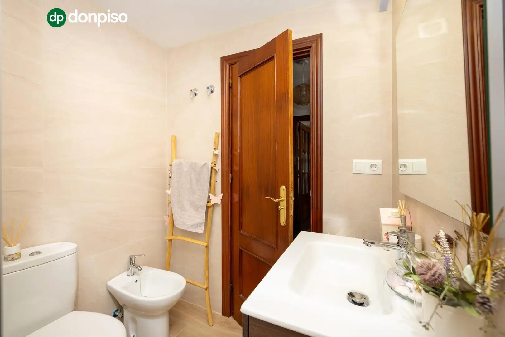 Badezimmer von Wohnungen zum Verkauf in Granada mit Heizung und Terrasse