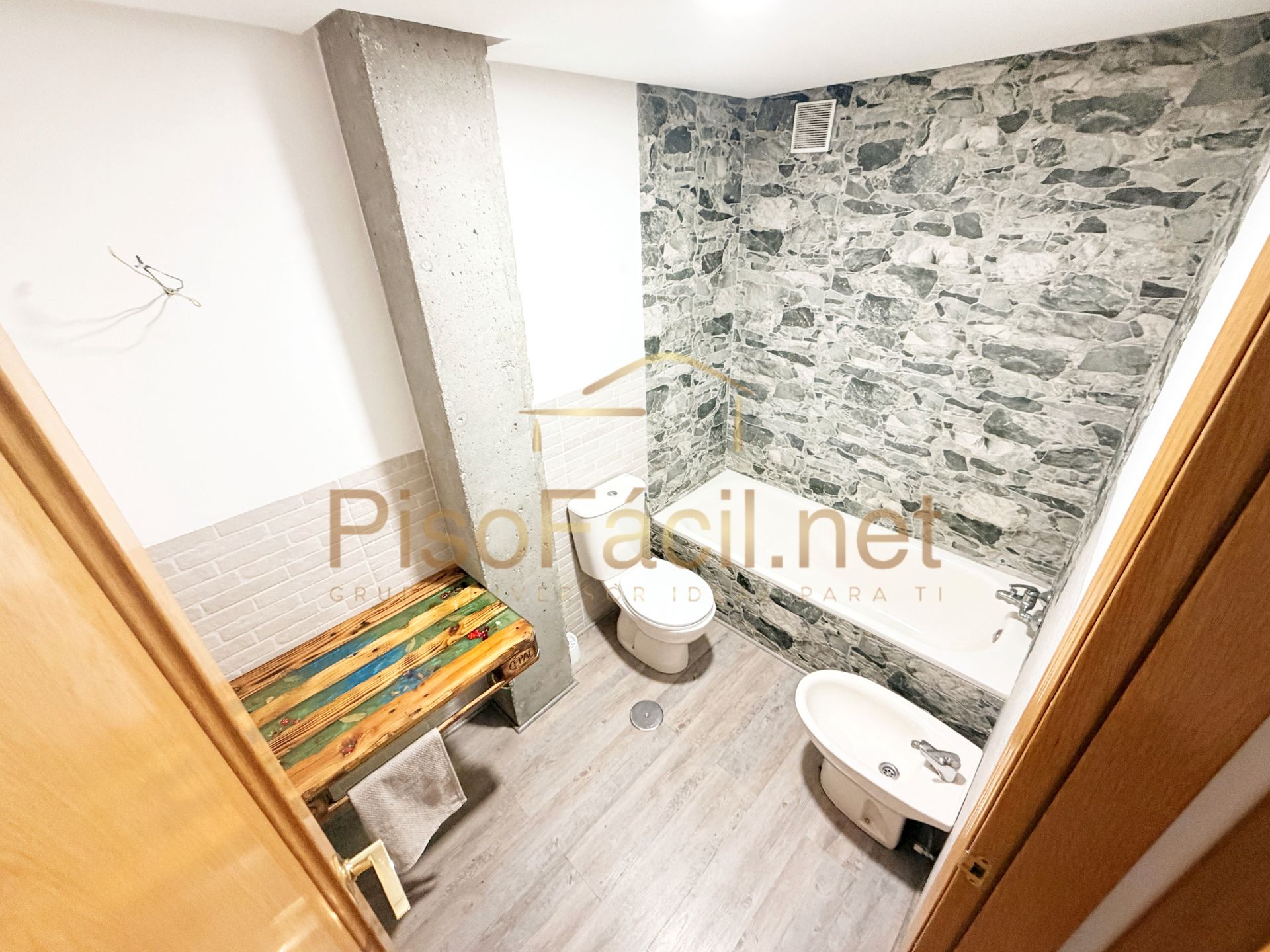 Bany de Pis en venda en Parla amb Calefacció, Terrassa i Traster