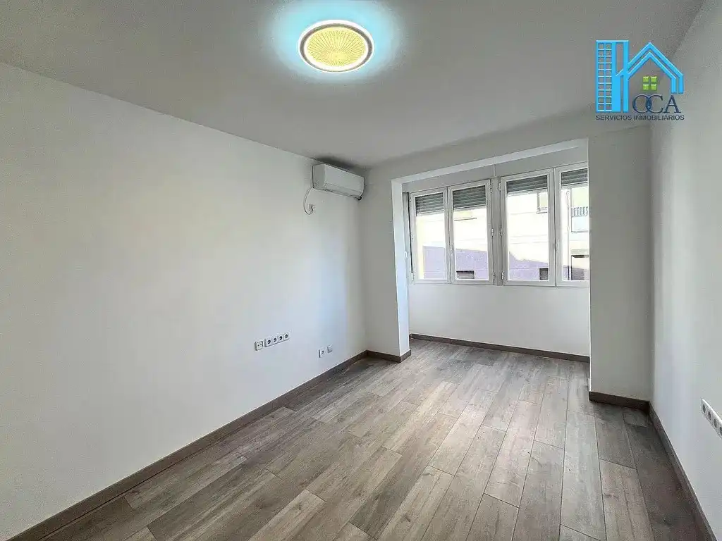Bedroom of Flat for sale in Madrid  with Air Conditioner