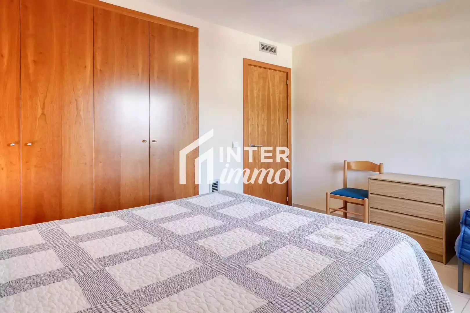 Schlafzimmer von Wohnung zum Verkauf in Roses mit Klimaanlage, Heizung und Terrasse