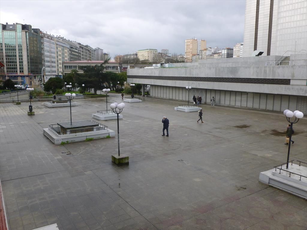 Vista exterior de Oficina en venda en A Coruña Capital  amb Aire condicionat i Moblat
