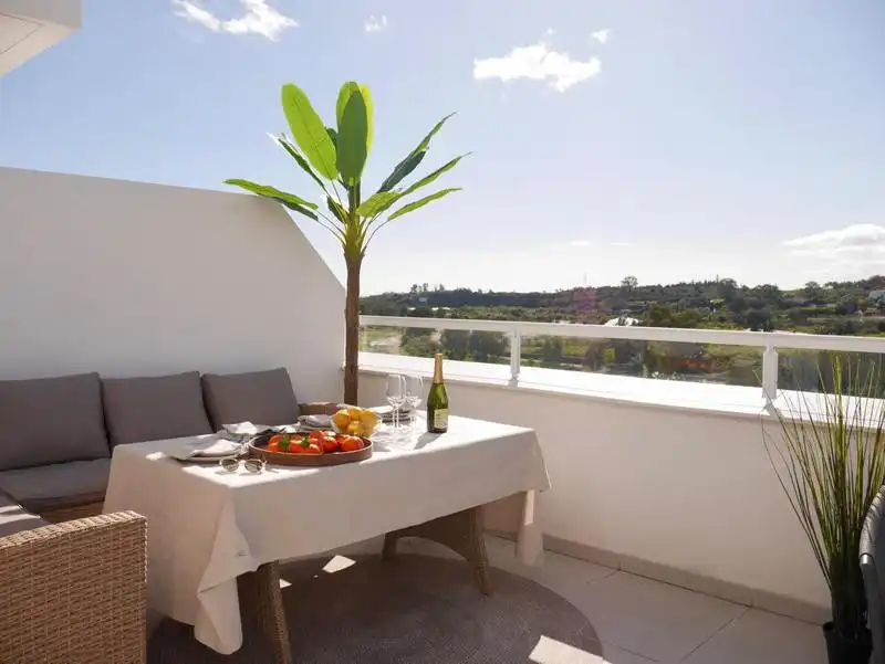Terraza de Apartamento de alquiler en Estepona con Aire acondicionado, Terraza y Piscina