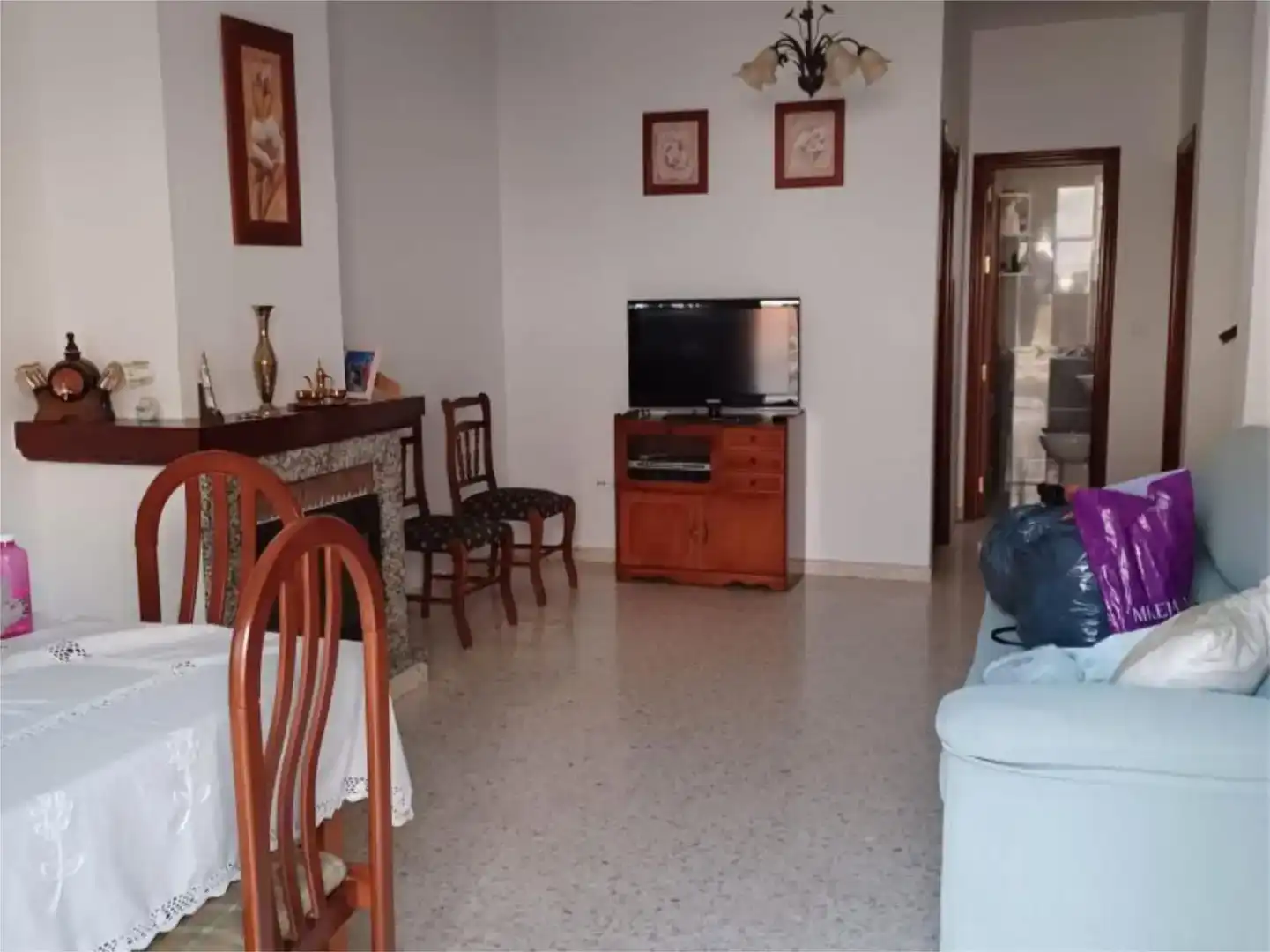 Sala d'estar de Pis en venda en San Bartolomé de la Torre amb Balcó