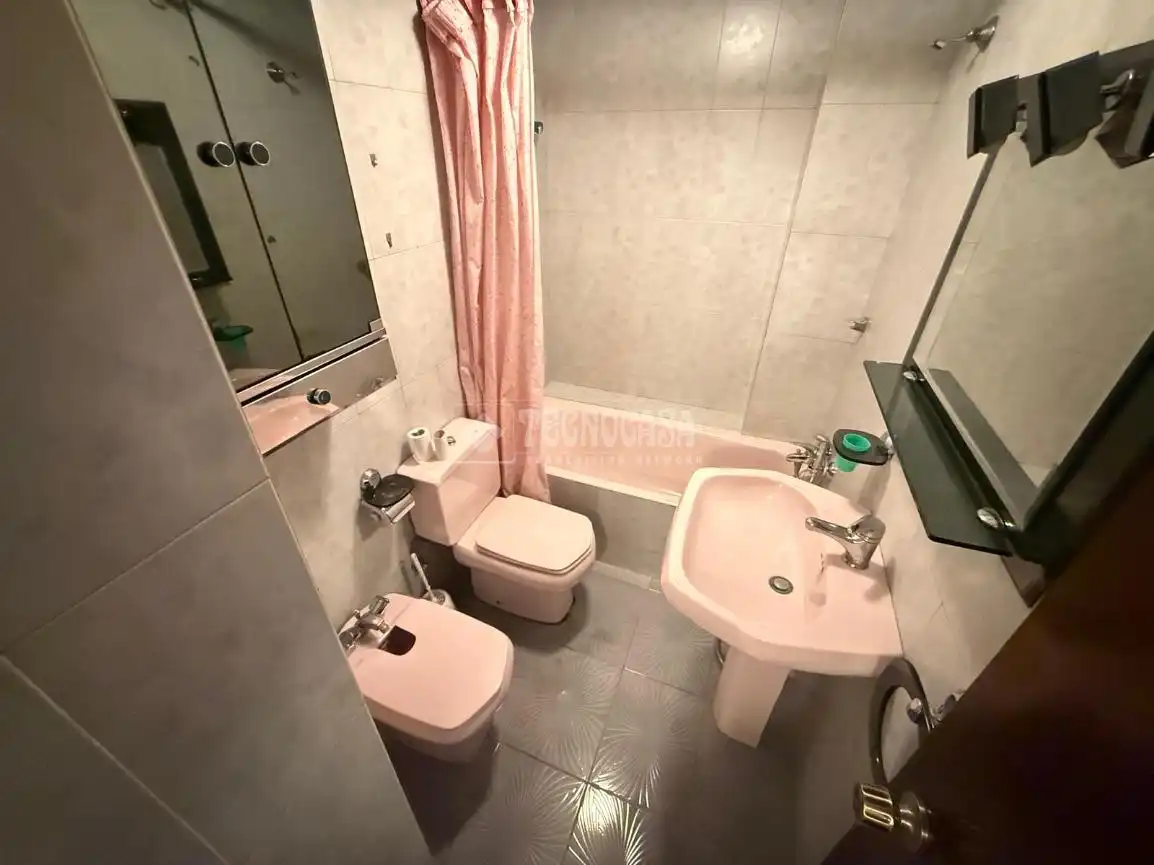 Bathroom of Flat for sale in Zaragoza  with Heating, Storage room and Furnished