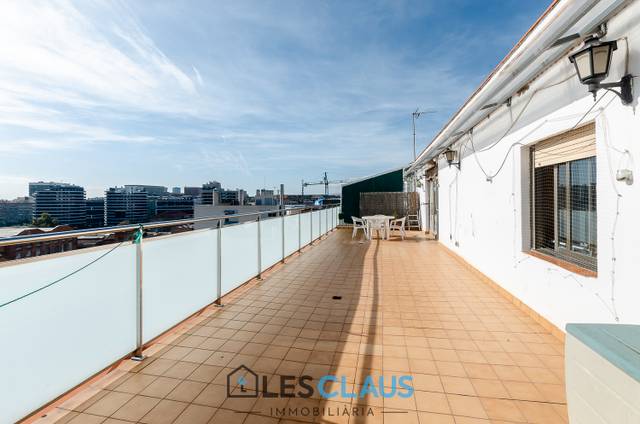 Ático en Venta en Carrer de la Constitució en La Bordeta