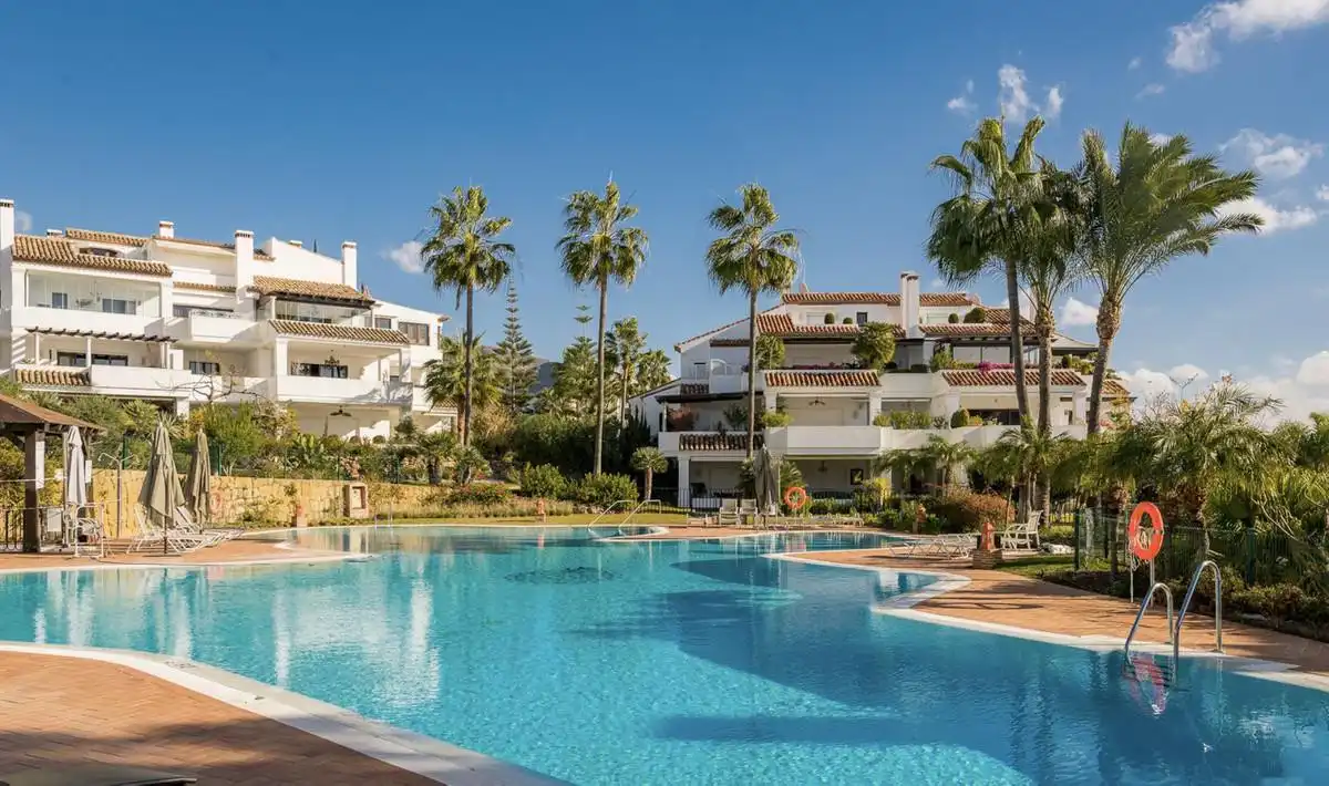 Vista exterior de Apartamento de alquiler en Marbella con Aire acondicionado, Calefacción y Terraza