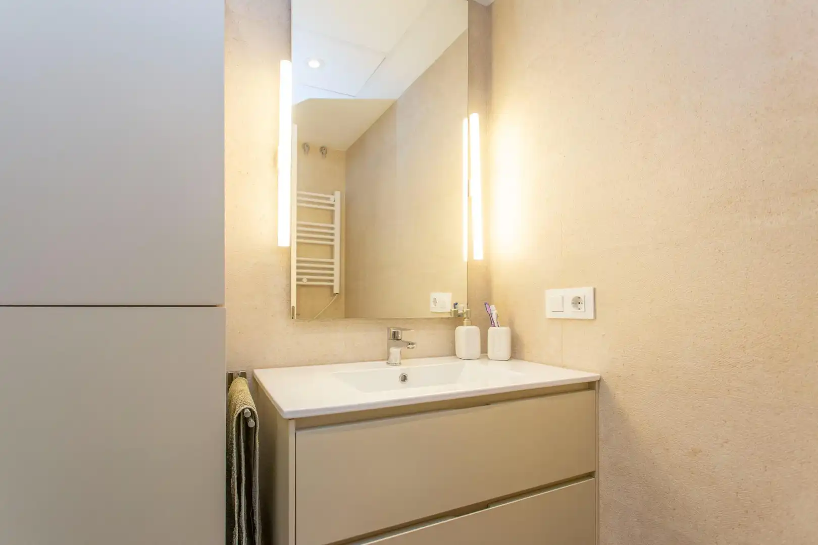 Badezimmer von Wohnung zum Verkauf in Jerez de la Frontera mit Klimaanlage, Heizung und Parkett