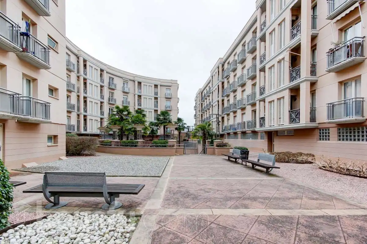 Exterior view of Flat for rent in El Coll