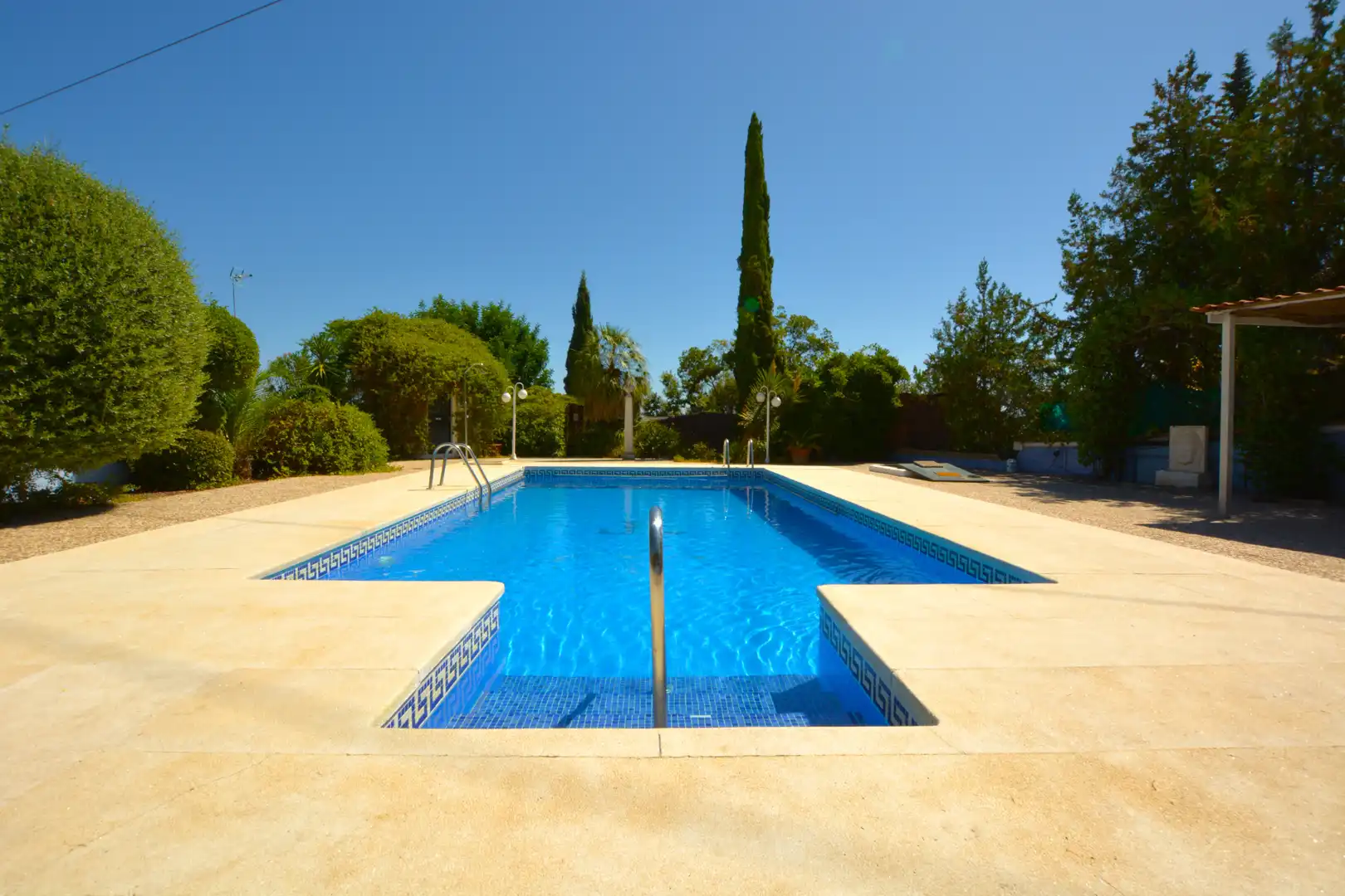 Piscina de Casa o chalet en venta en Guillena con Aire acondicionado, Calefacción y Jardín privado