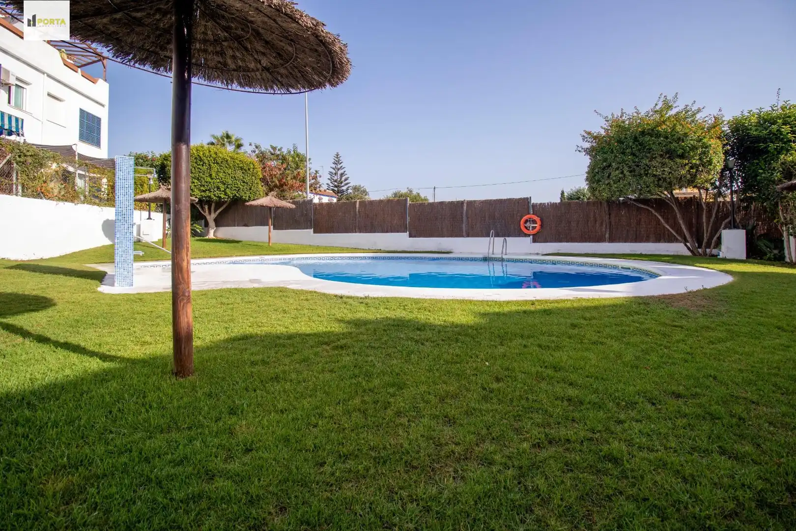 Schwimmbecken von Maisonette zum Verkauf in Sanlúcar de Barrameda mit Gemeinschaftspool